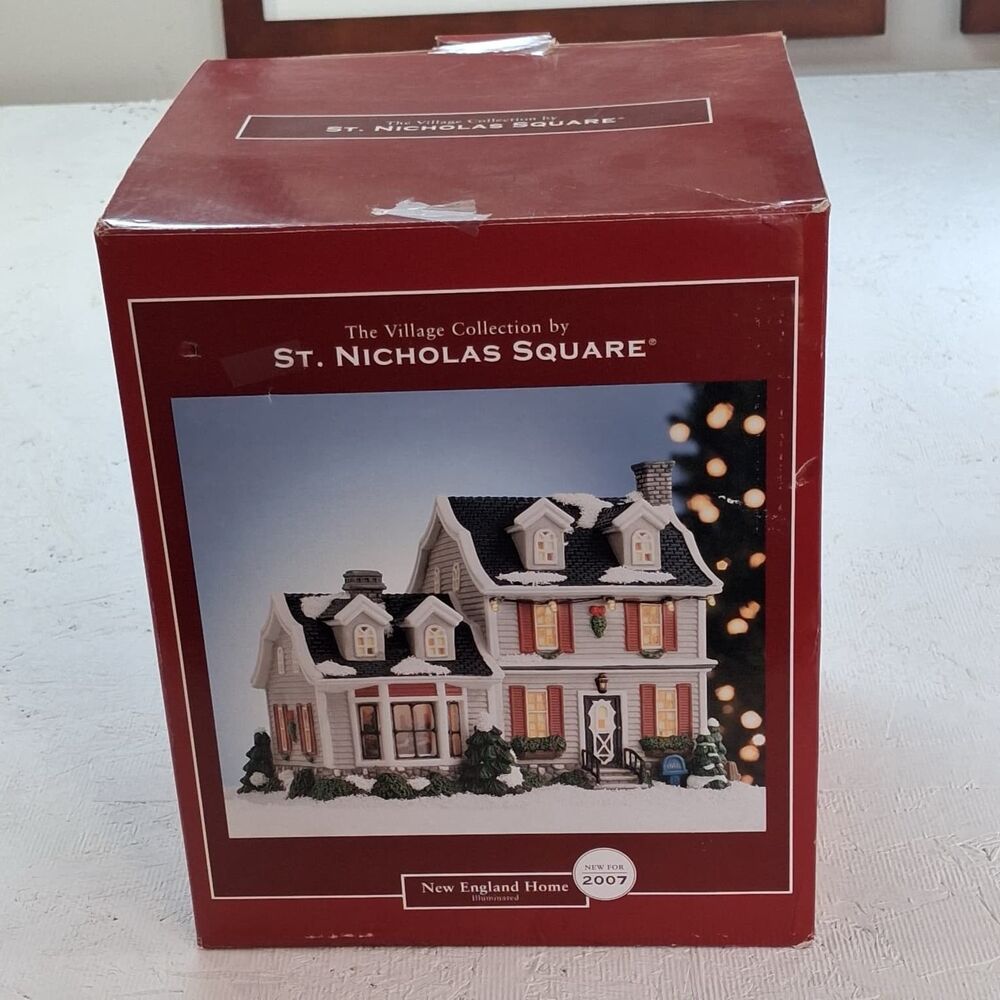 St. Nicholas Square Village Collection New England Home 2007 Illuminated Vintage